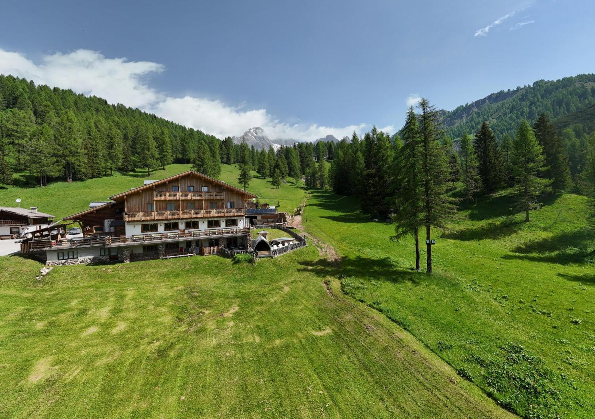 Rifugio Flora Alpina Hotel Passo San Pellegrino Exterior photo